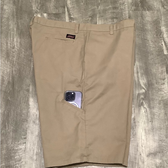Men's Dickies 44 2XL XXL Shorts Khakis Chino Khaki Tan Phone Pocket Relaxed Fit - Picture 5 of 8